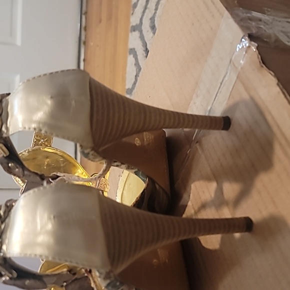 Animal print heels - Picture 2 of 3